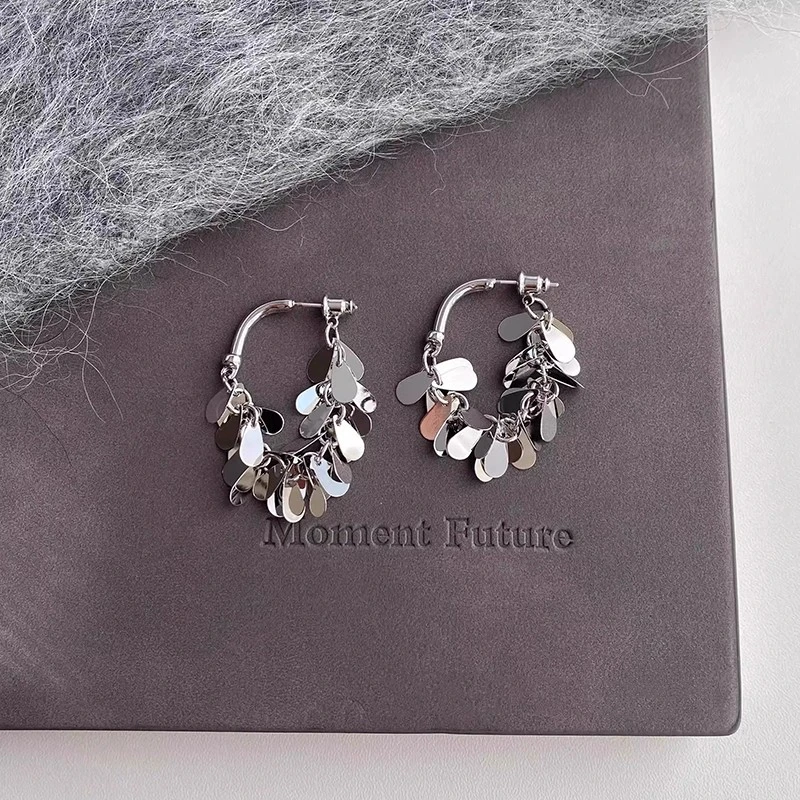 一款两戴银色麦穗流苏耳环小众设计方圆脸耳坠时尚气质高级感耳饰