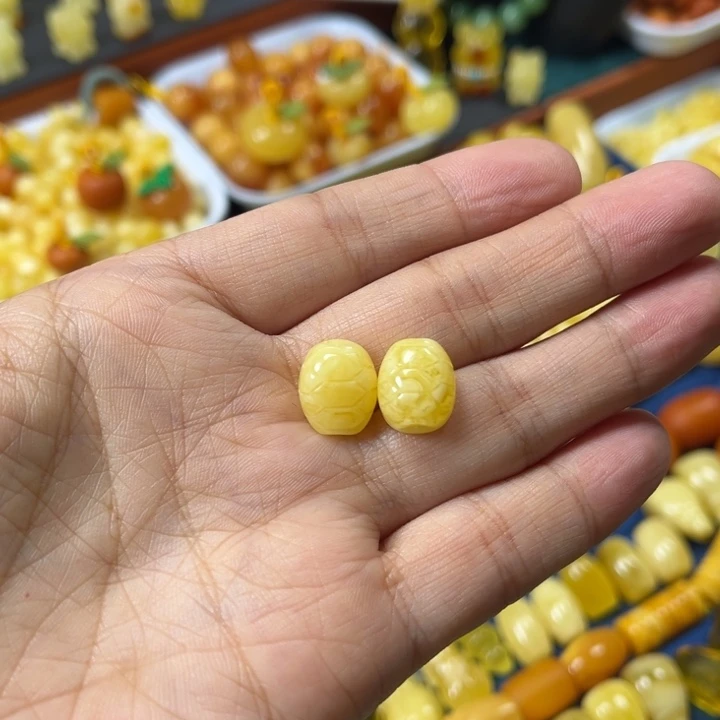 琥珀未镶嵌裸石卡10加浓蜡富甲一方