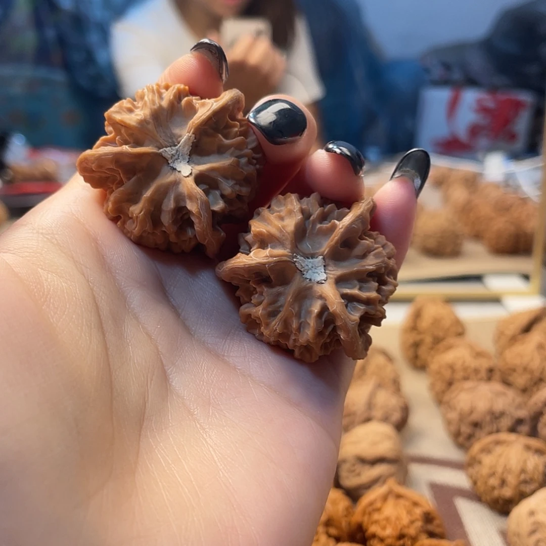 韩***n吊坠文玩核桃盘山三棱