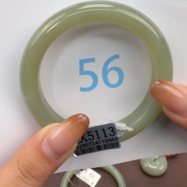 和田玉未镶嵌手镯