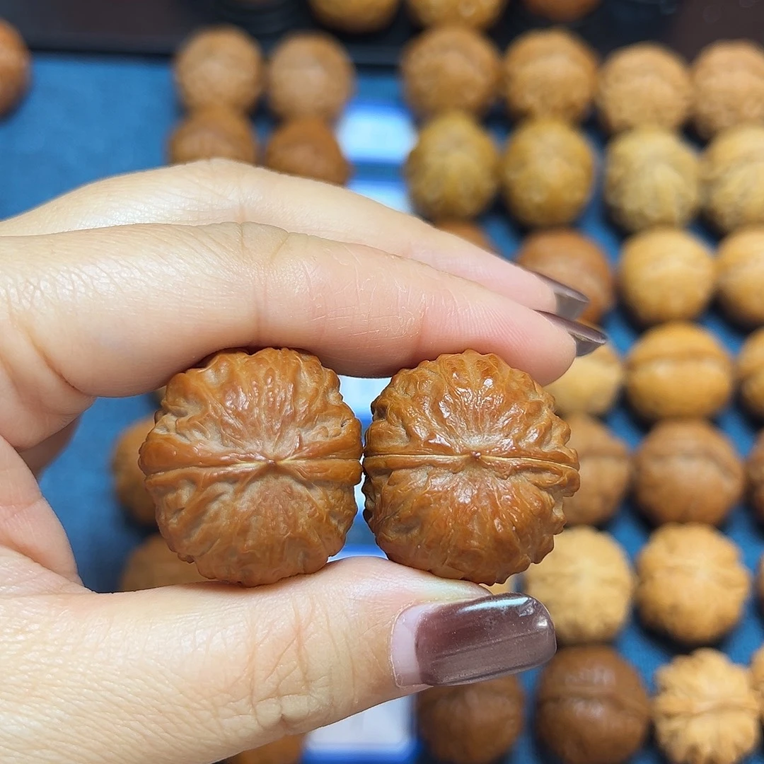 C***生文玩核桃吊坠矮桩磨盘