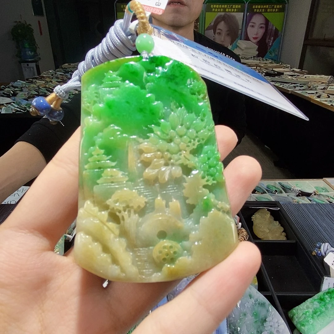 颈饰未镶嵌翡翠小*蛙翡翠