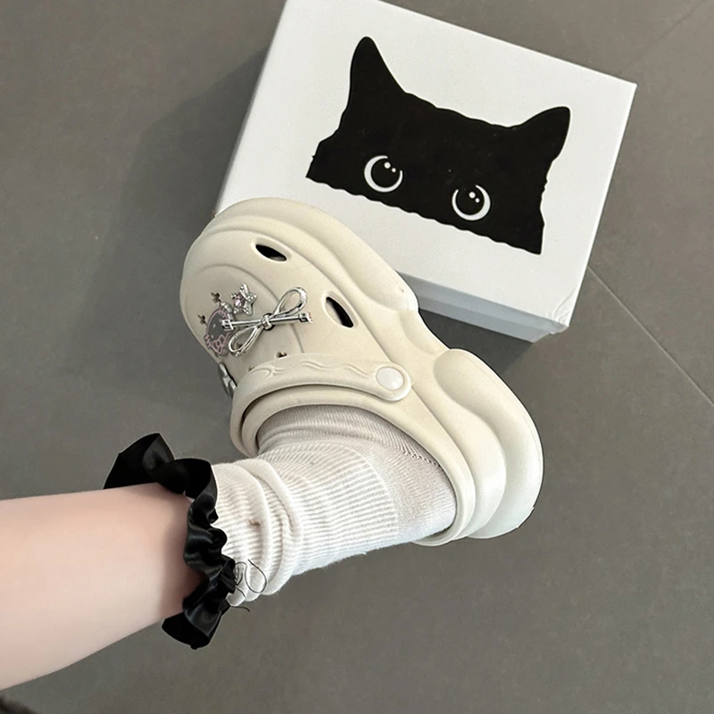 可爱玩偶洞洞鞋女2025夏季新款外穿网红超火沙滩小众设计感包头拖