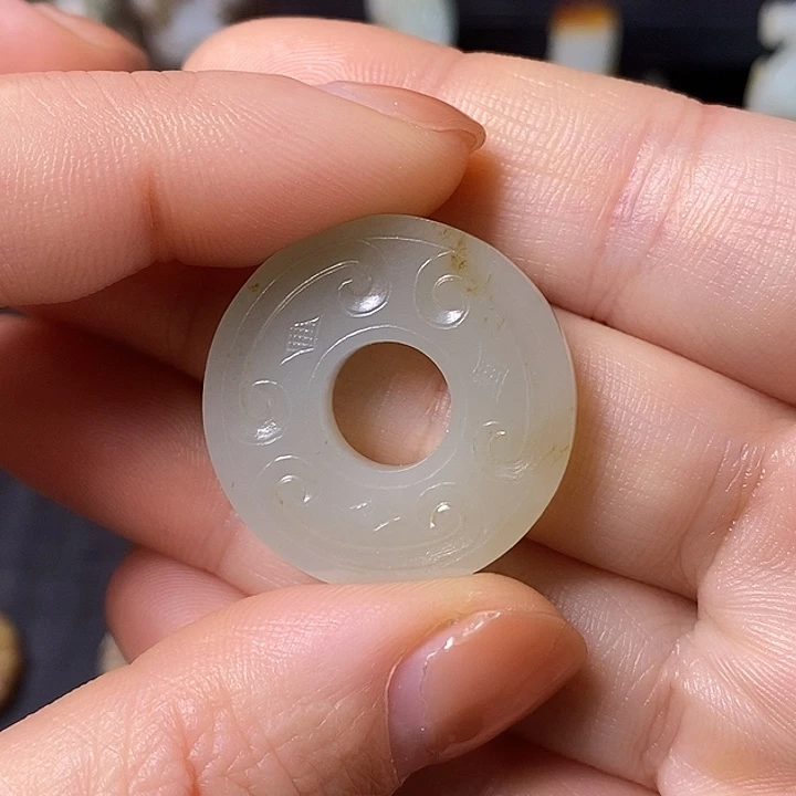 和田玉（糖玉）车挂未镶嵌发***书