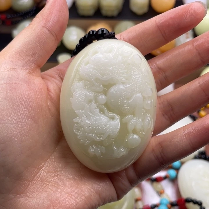 唐***龙石材天然古青石手把件