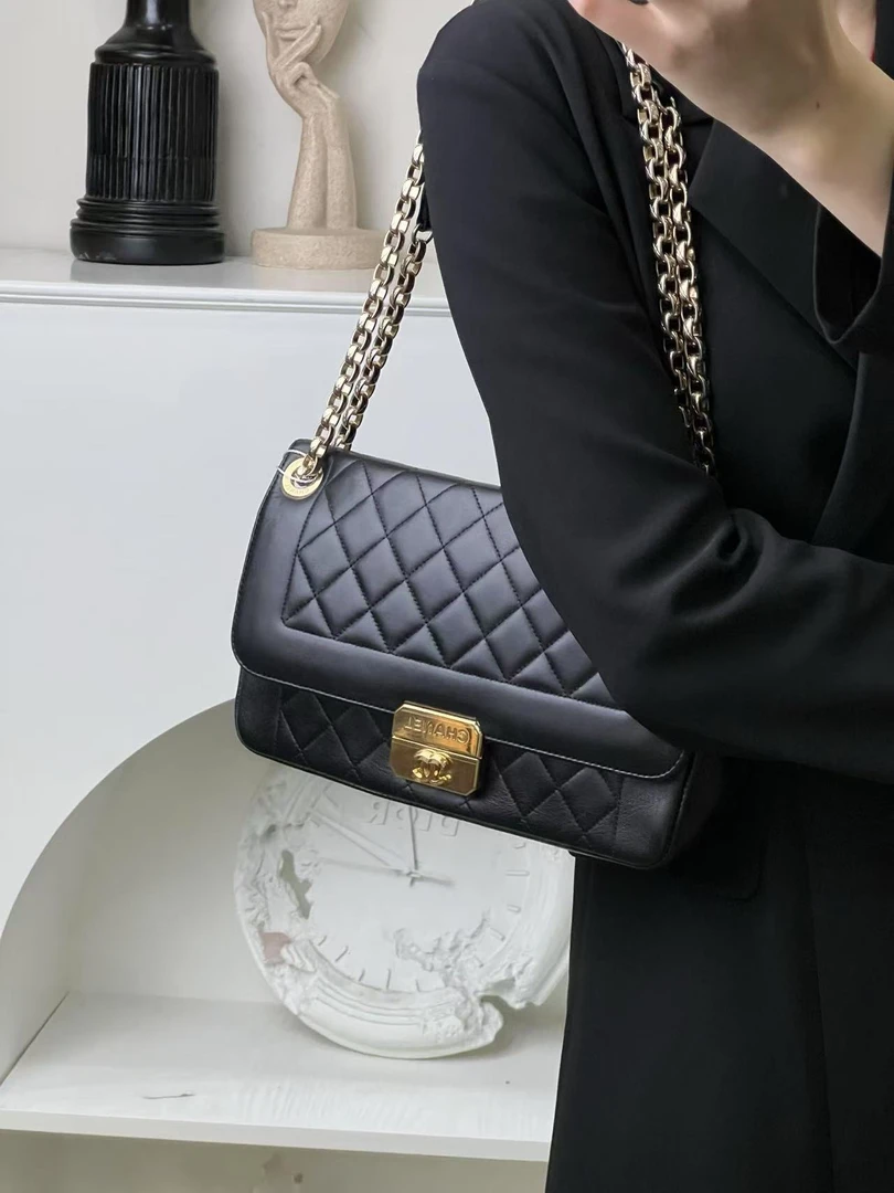 95新 Chanel/香奈儿 98新/菱格口盖包黑金/甄选