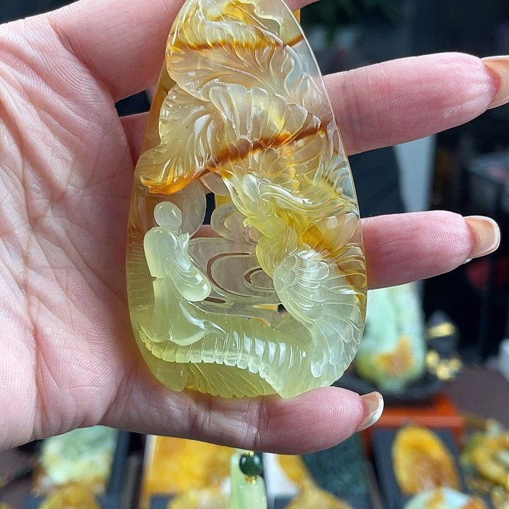 蛇纹石玉未镶嵌颈饰