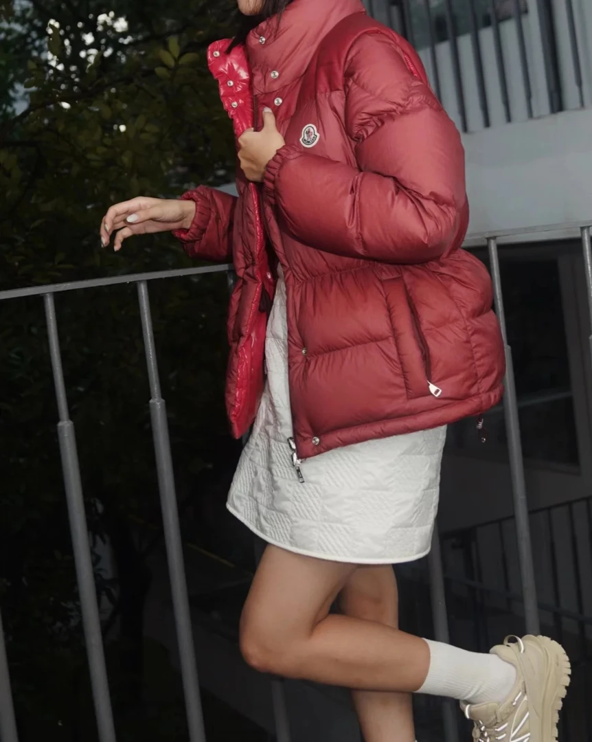 Moncler/盟可睐 Verone 短款双面拉链可拆卸羽绒服