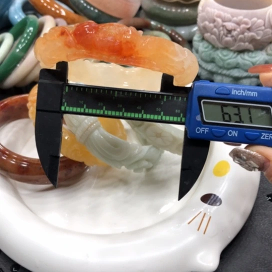 未镶嵌石英质玉珠宝半成品4