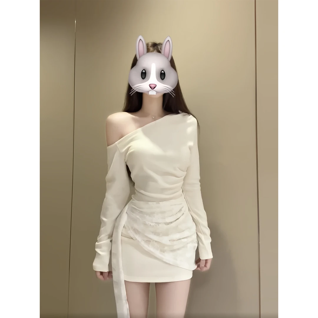 法式纯欲风长袖斜肩假两件内搭连衣裙女秋冬新款修身显瘦包臀短裙