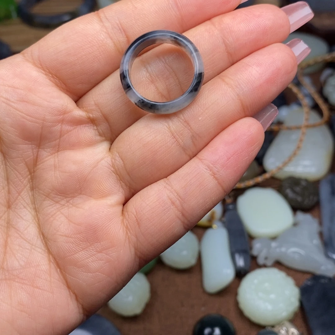 A****和田玉未镶嵌颈饰