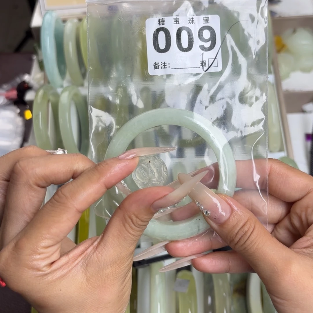 未镶嵌蛇纹石玉手镯绵***凡
