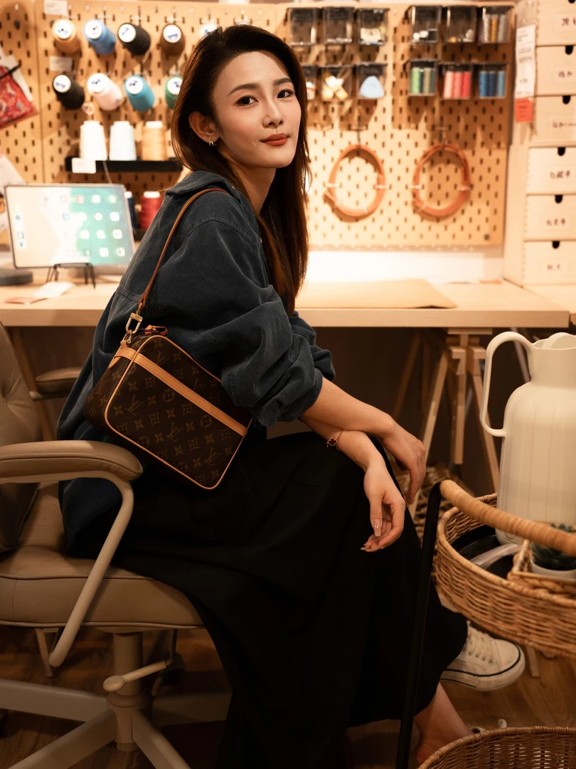 95新 LouisVuitton/路易威登 lv经典相机包斜跨单肩更换植鞣革