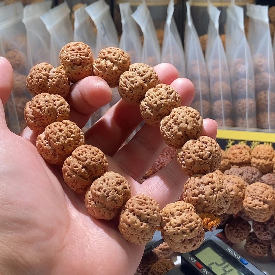 吊坠金刚菩提粱傲雪梅花24mm
