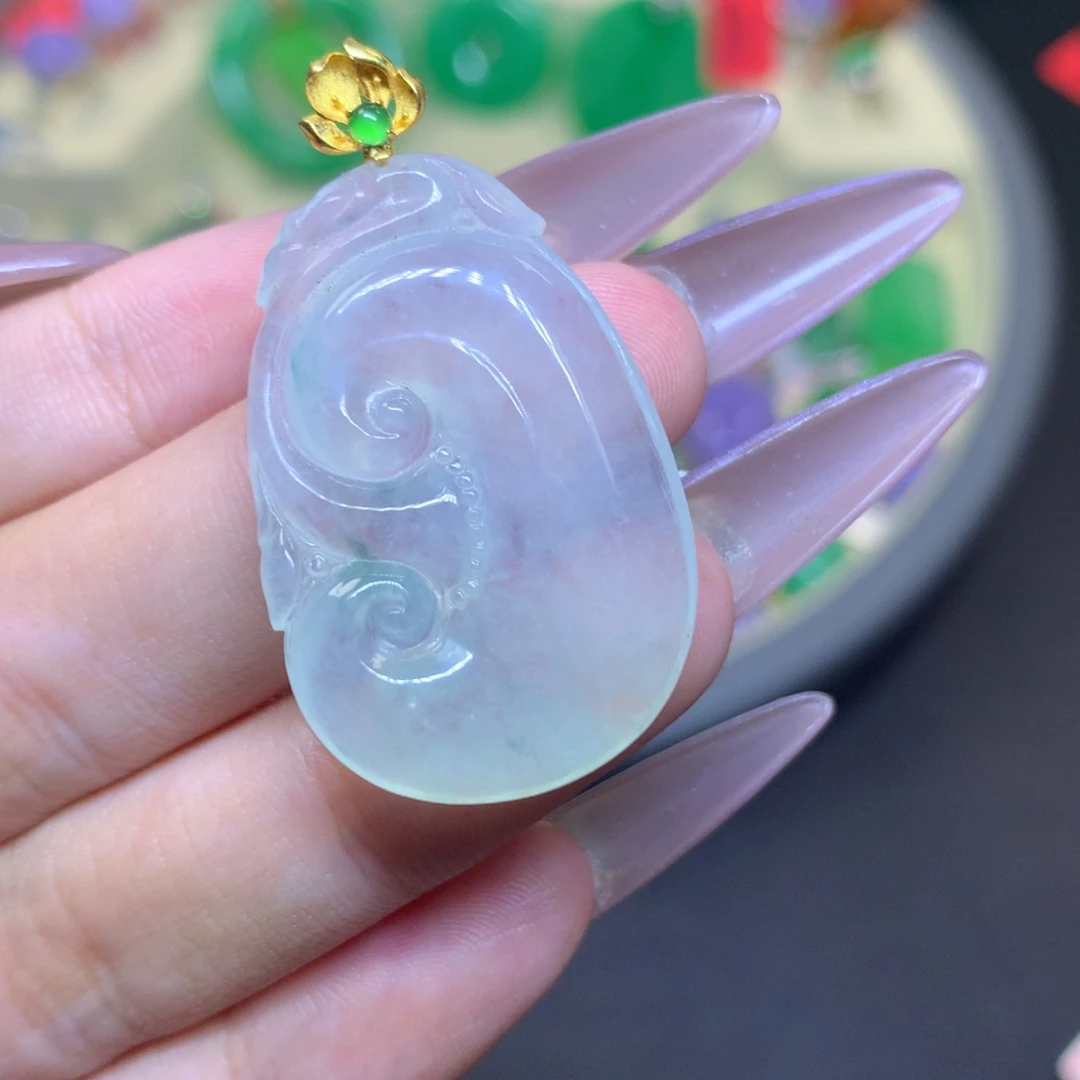 翡翠18K金镶嵌颈饰