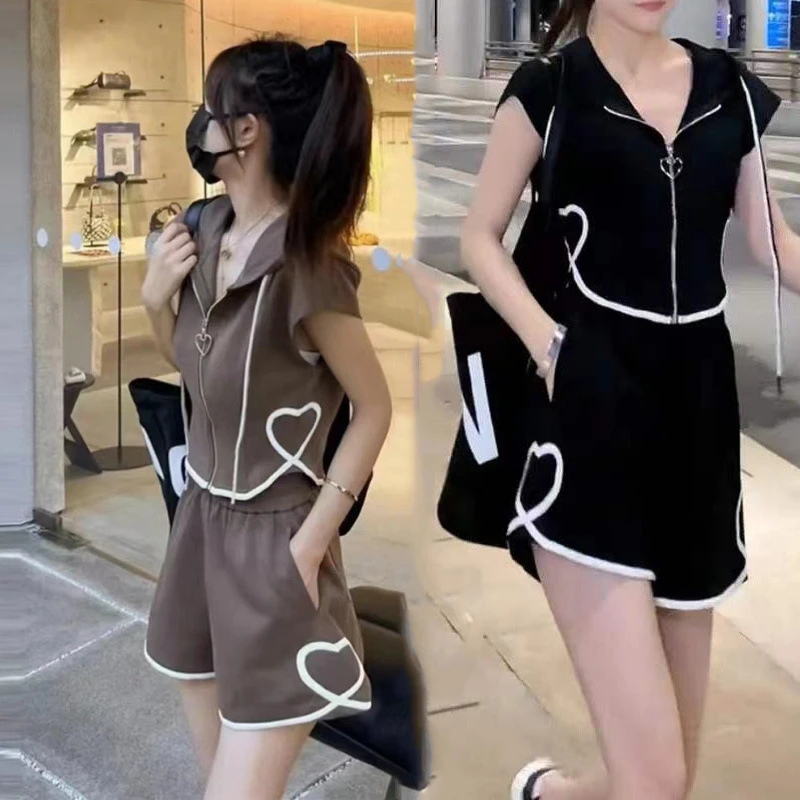 小众时尚新品套装女夏季新款高腰爱心连帽上衣短裤休闲运动两件装