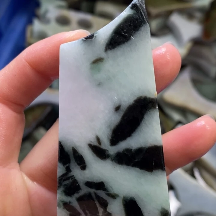 翡翠裸石缅甸翡翠边角料