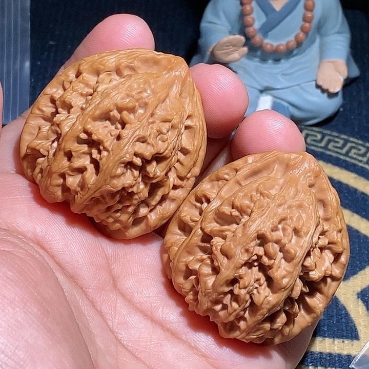 【闪购商品】文玩核桃吊坠w****a三羊谷