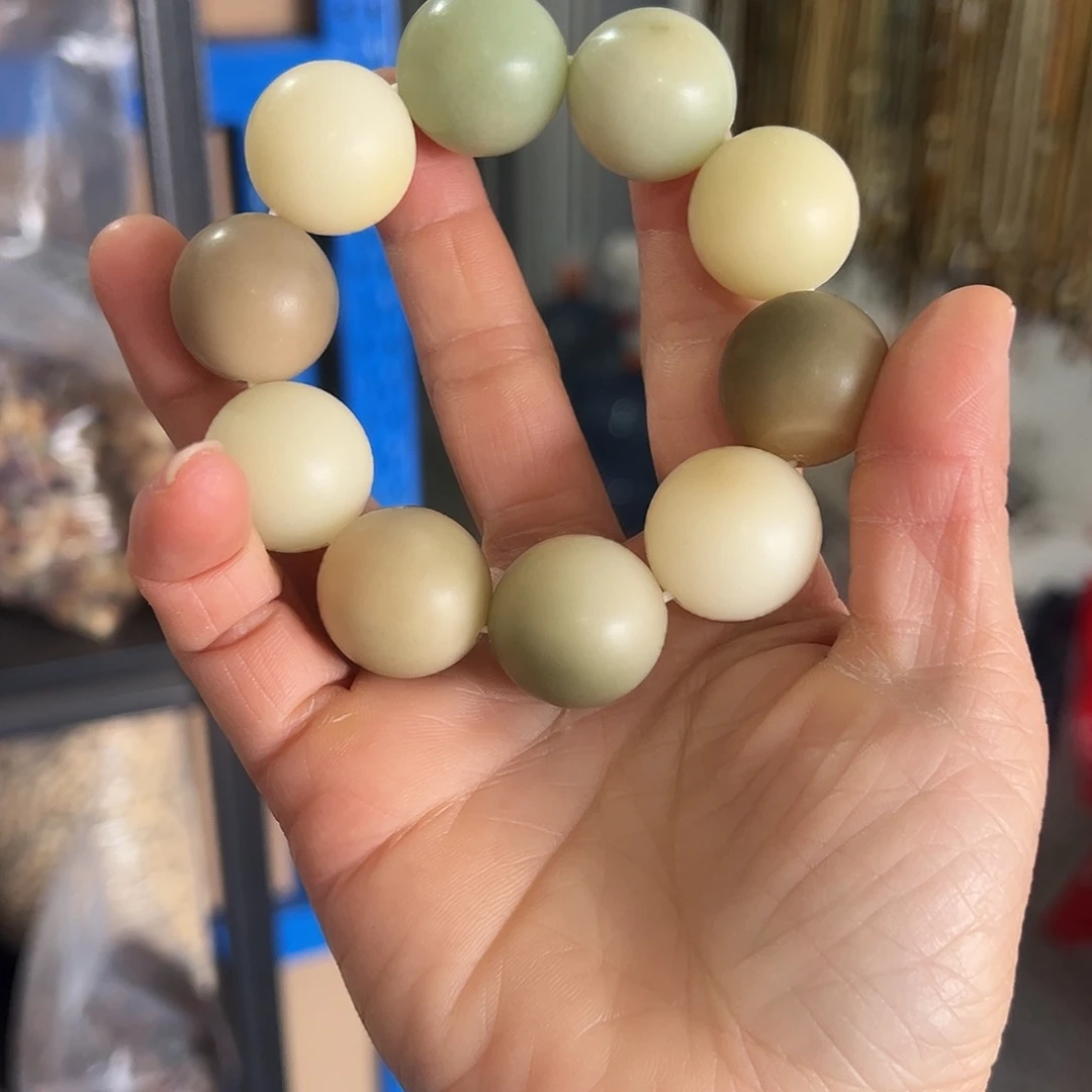 白玉菩提吊坠21卡干磨