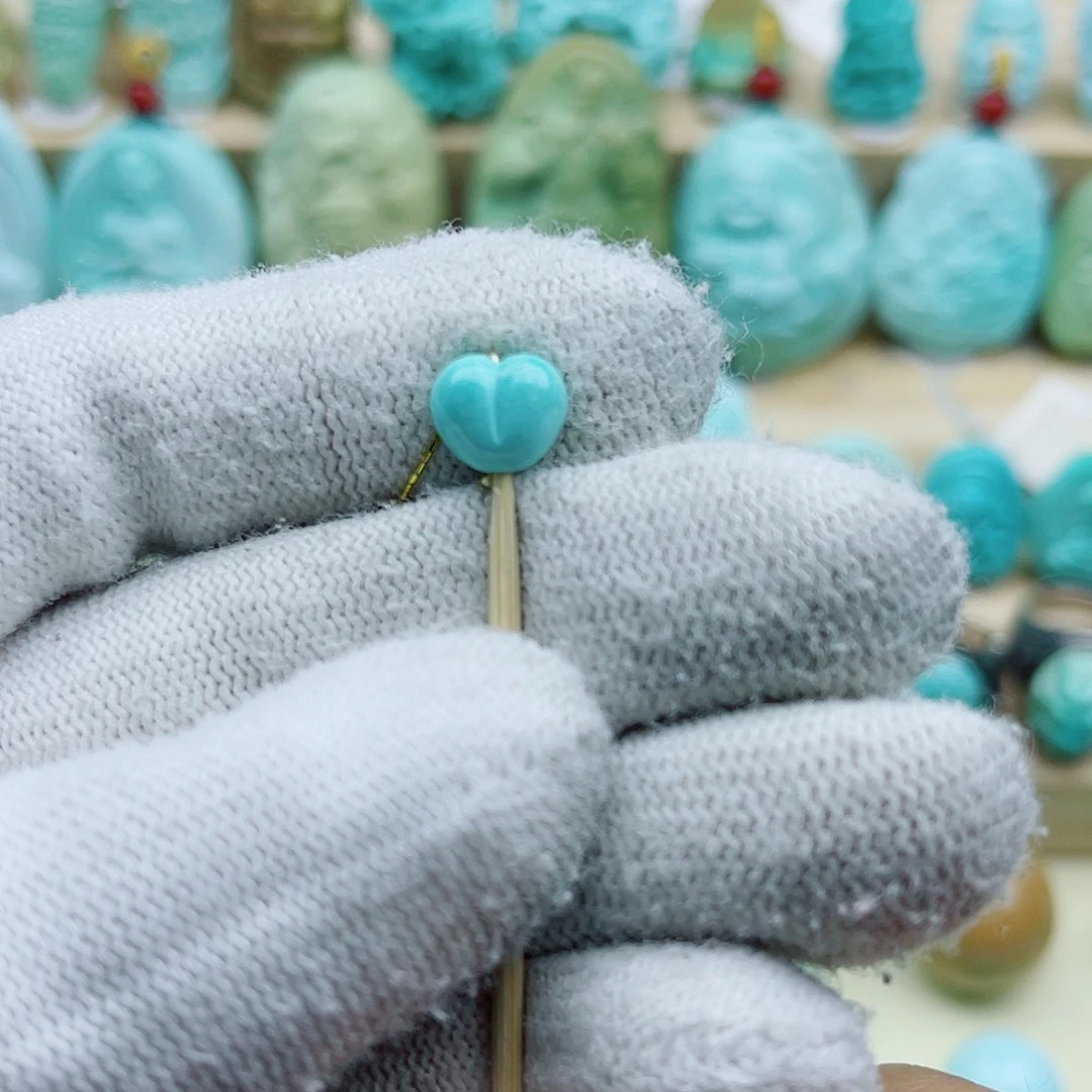 绿松石未镶嵌珠宝奇石