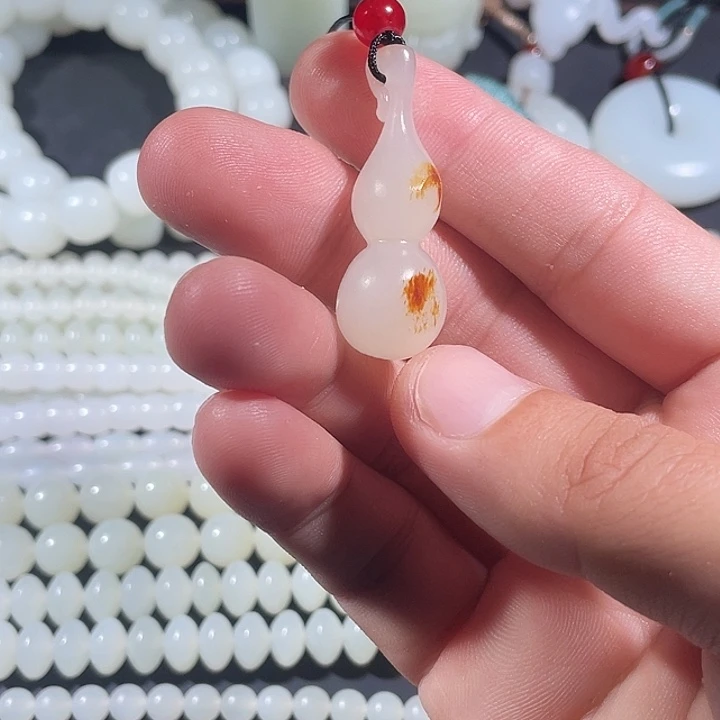 和田玉未镶嵌吊坠(不含链)葫芦