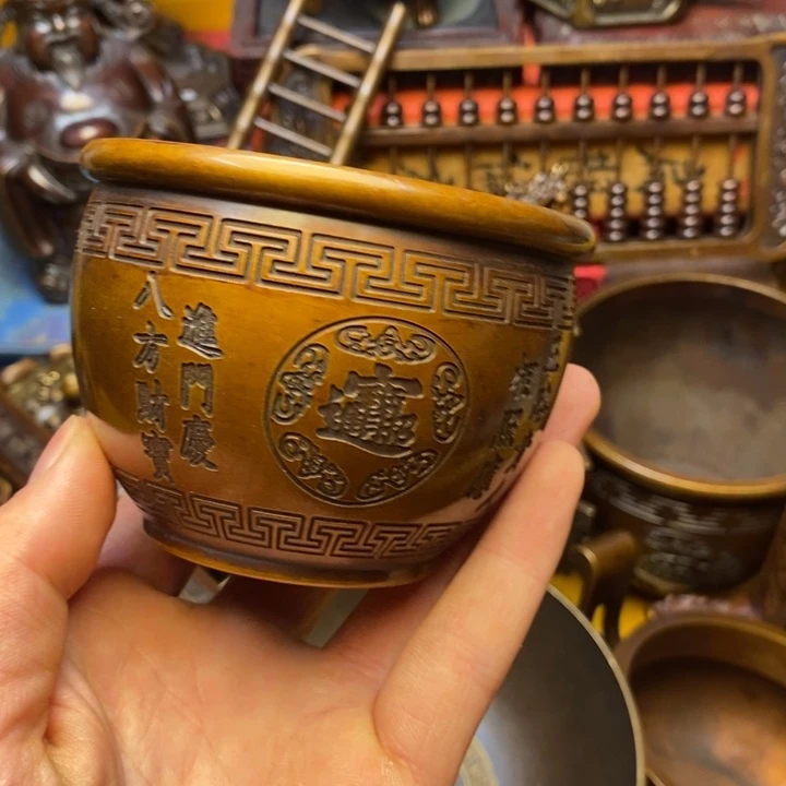 铜器摆件做工精良