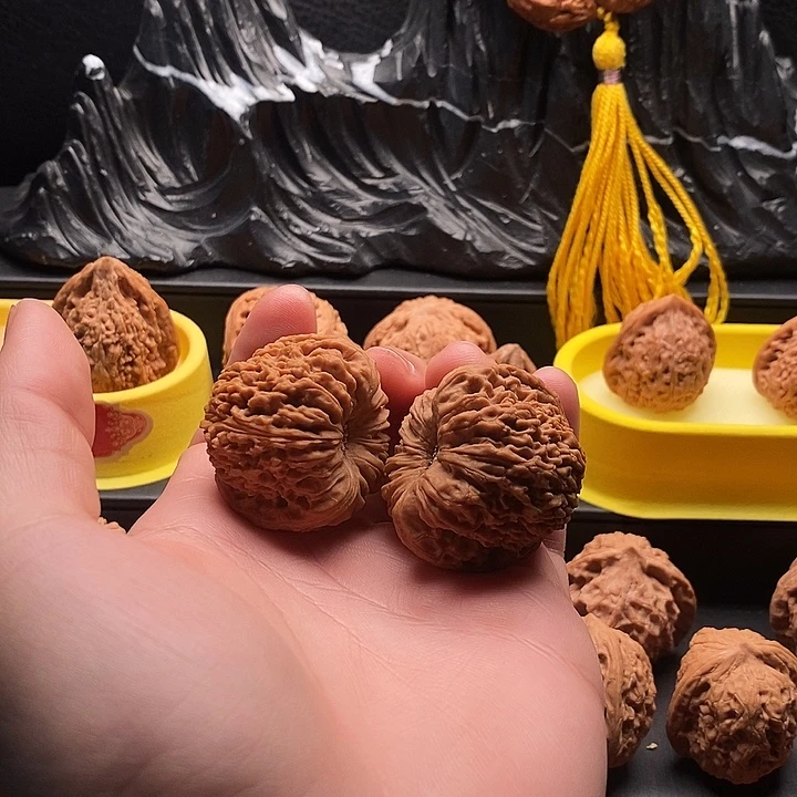 ****繁吊坠文玩核桃南疆