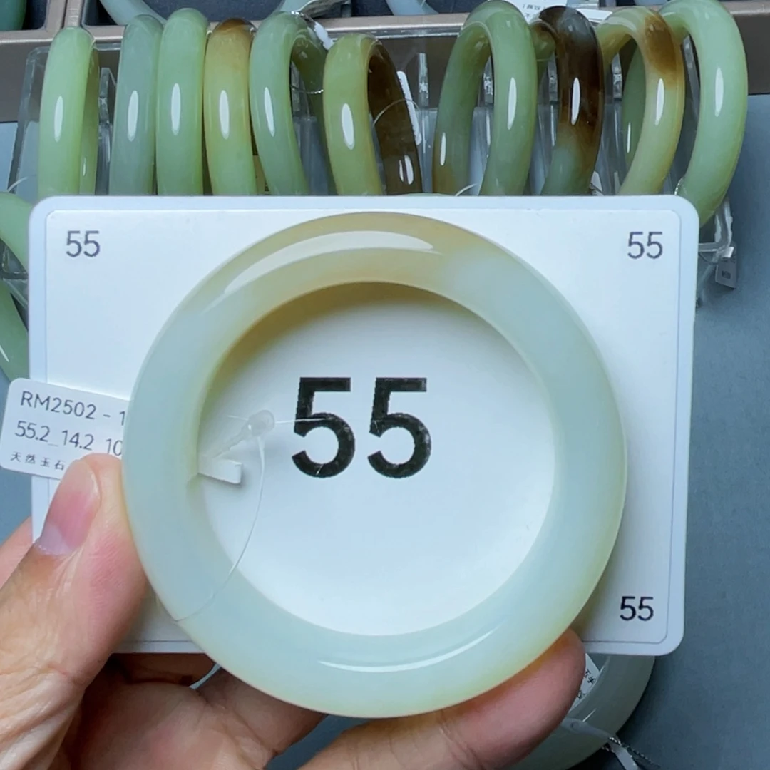 诗***生和田玉未镶嵌手镯