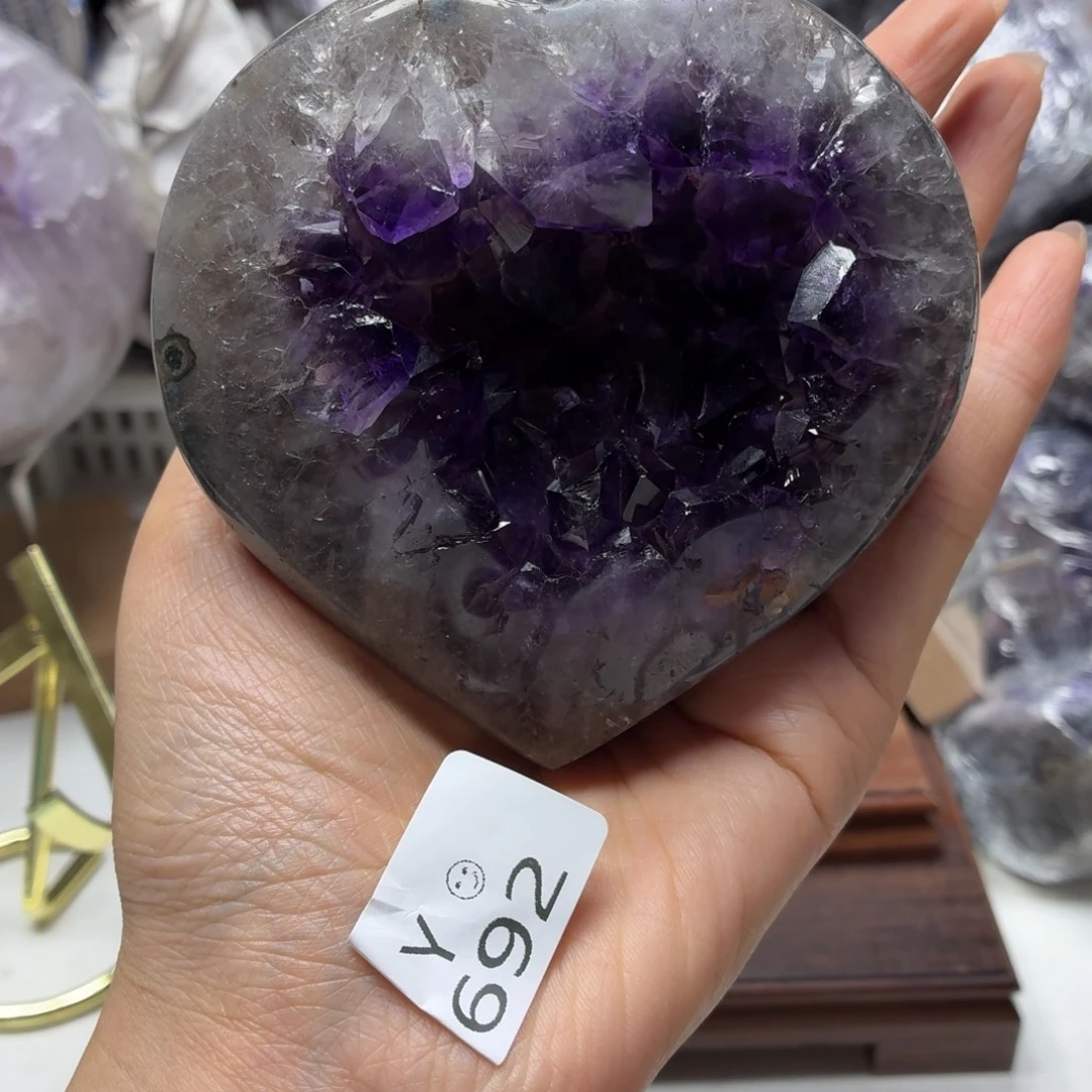 水晶摆件未镶嵌紫水晶