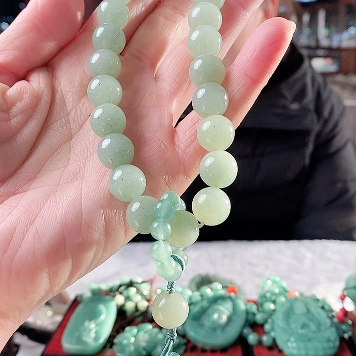 密玉（石英质玉）颈饰未镶嵌