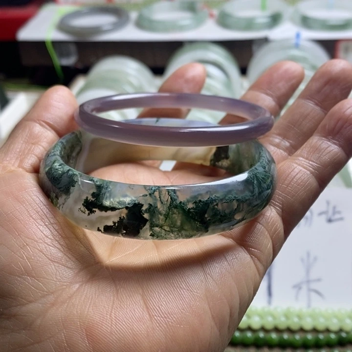 熊***跑玛瑙/玉髓未镶嵌手镯