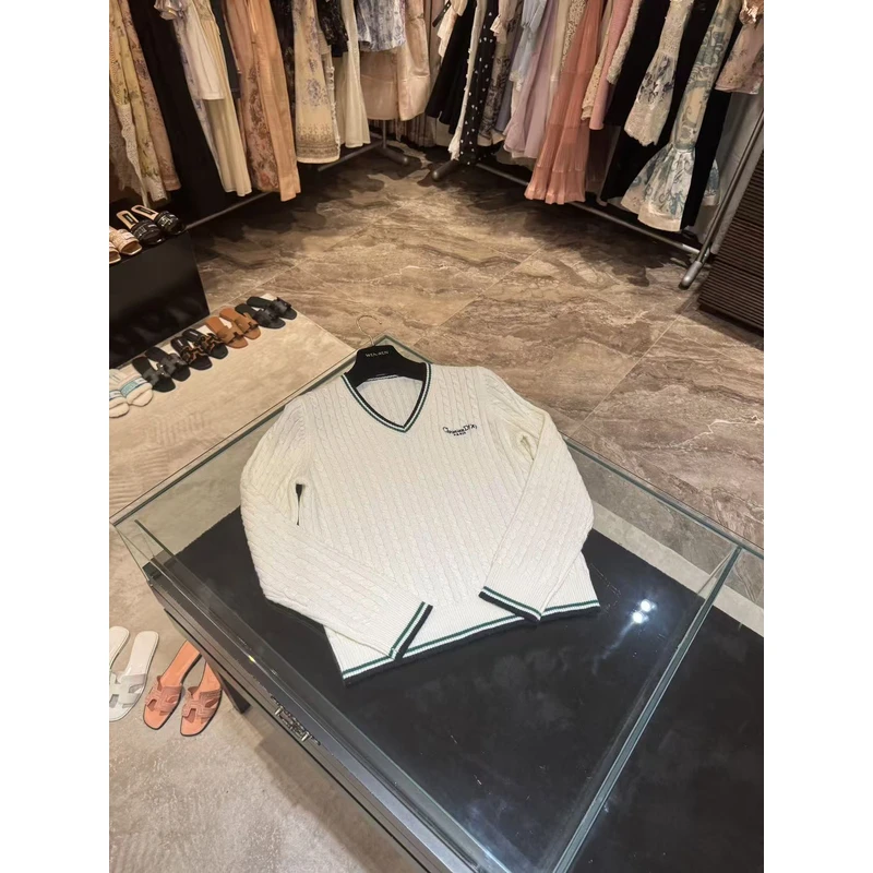 WW2025新款女士时尚休闲白色针织保暖毛衣W202001