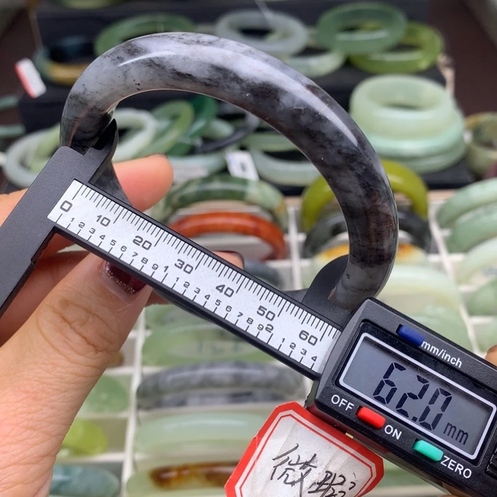 蛇纹石玉未镶嵌手镯721