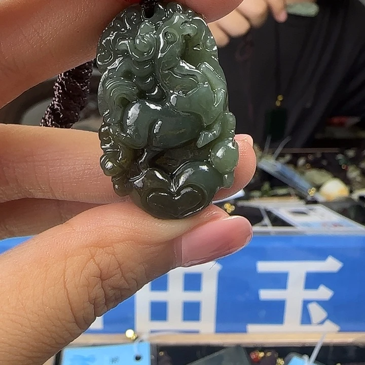 颈饰未镶嵌和田玉