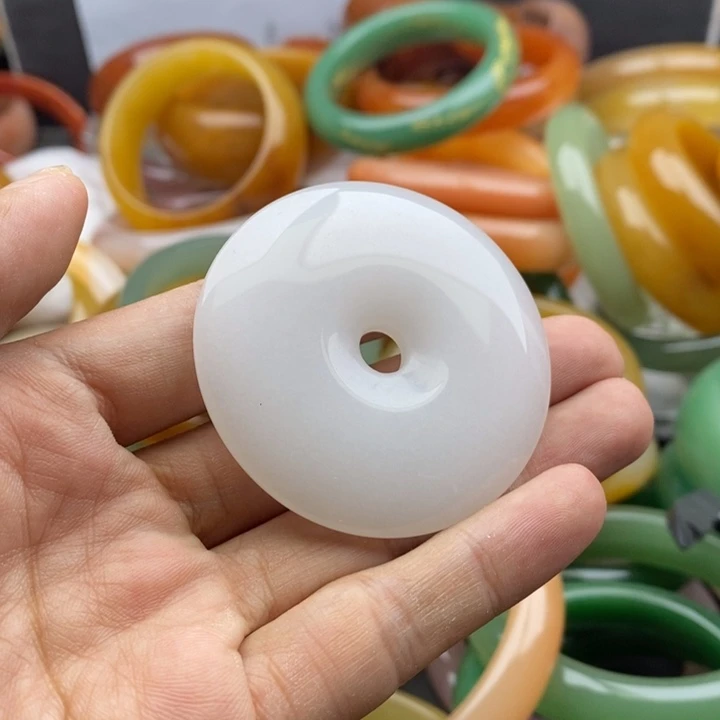 石英质玉手镯未镶嵌