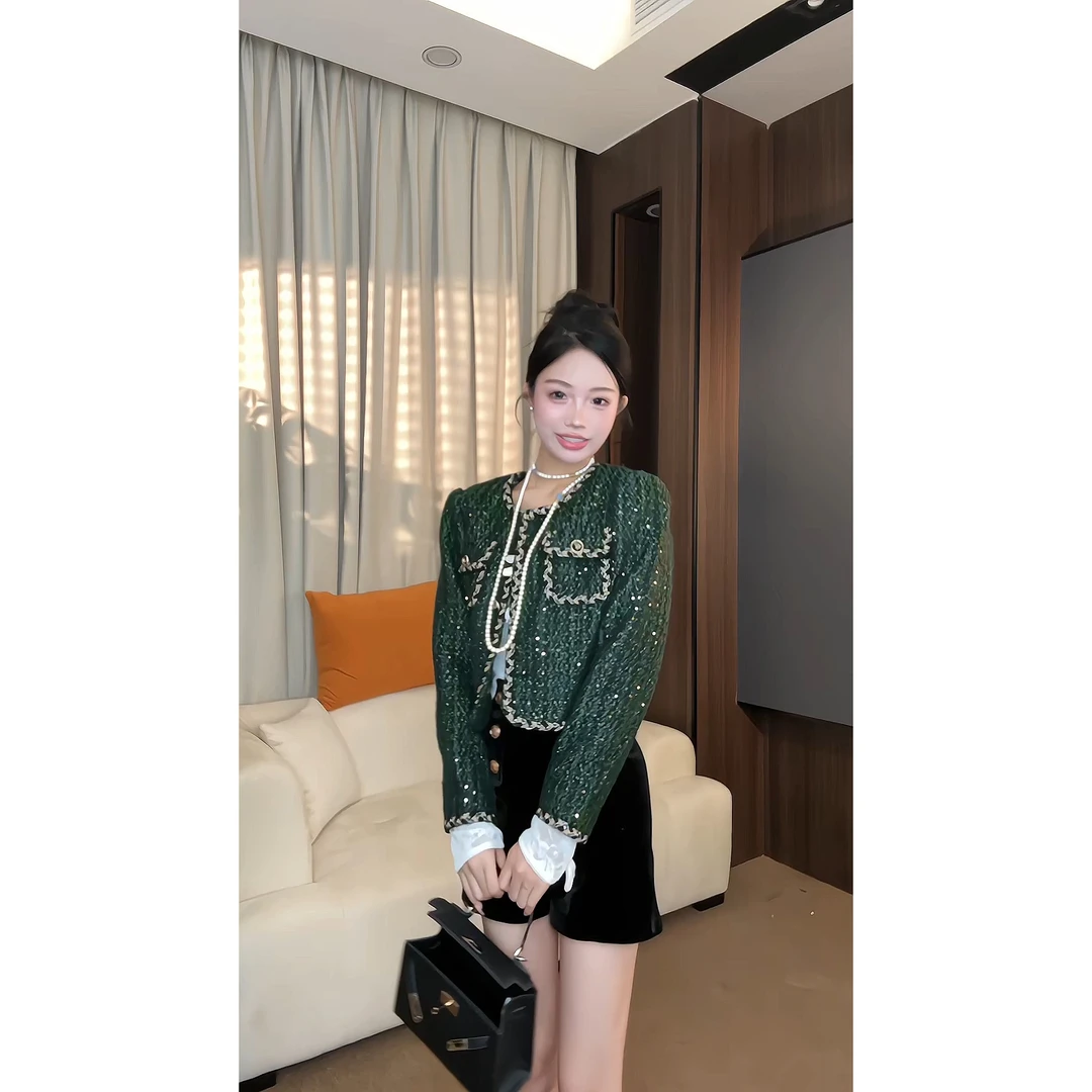 2024早秋新款奢贵出圈幽绿珠片粗花呢小香风上衣女短外套BN6001