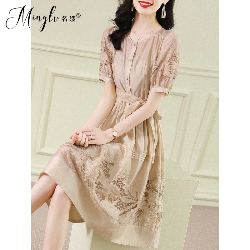 2025年夏季名媛气质镂空刺绣a字收腰小个子炸街短袖衬衫式连衣裙