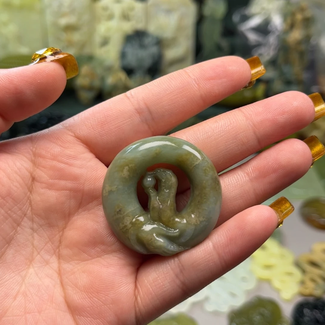 蛇纹石玉颈饰未镶嵌寒*