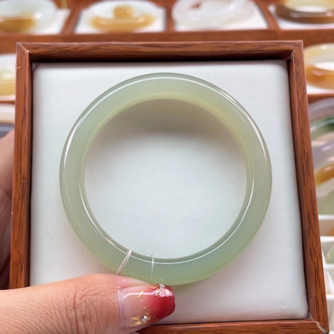 【闪购商品】和田玉手镯未镶嵌54