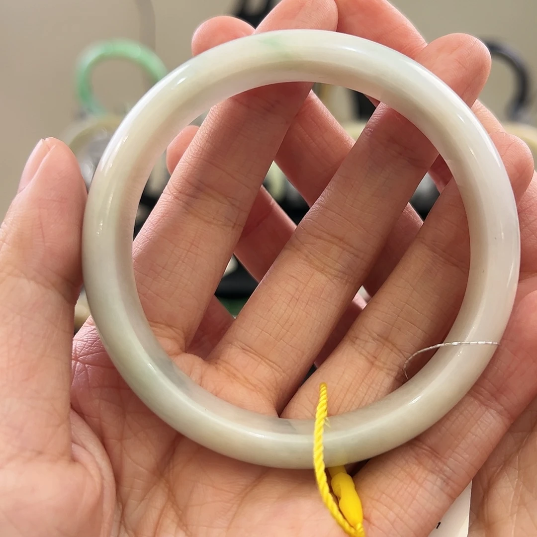 翡翠未镶嵌手镯63