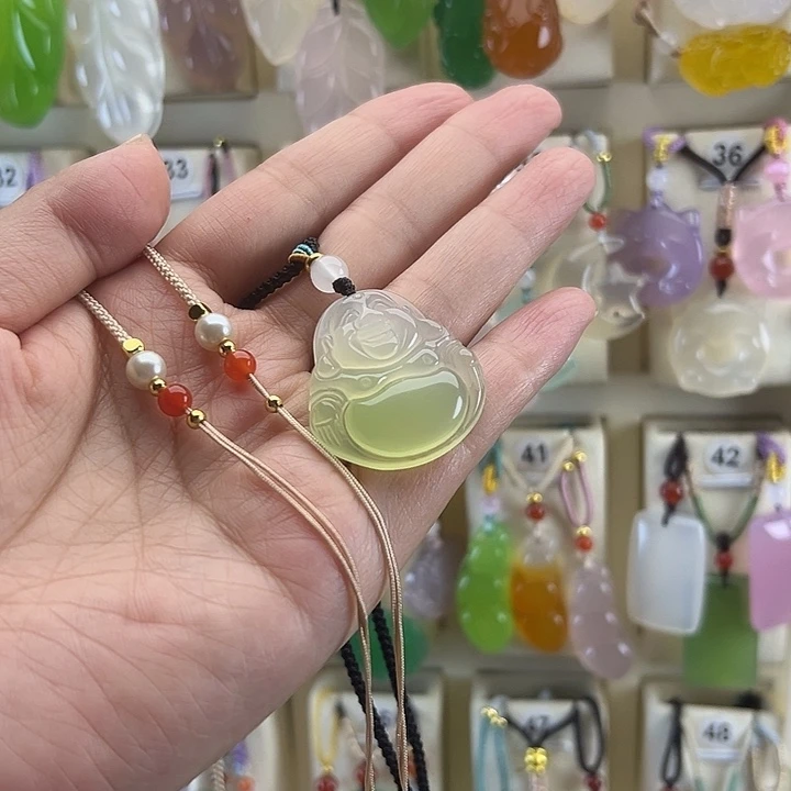 梦****未镶嵌颈饰玛瑙/玉髓