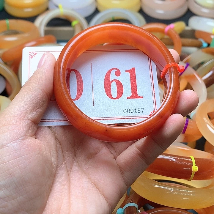 未镶嵌石英质玉（黄龙玉）手镯