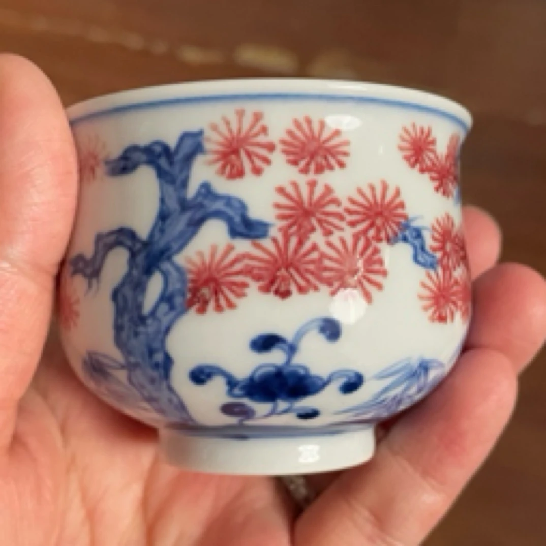 阅贤斋釉里红松竹梅炉式杯微瑕