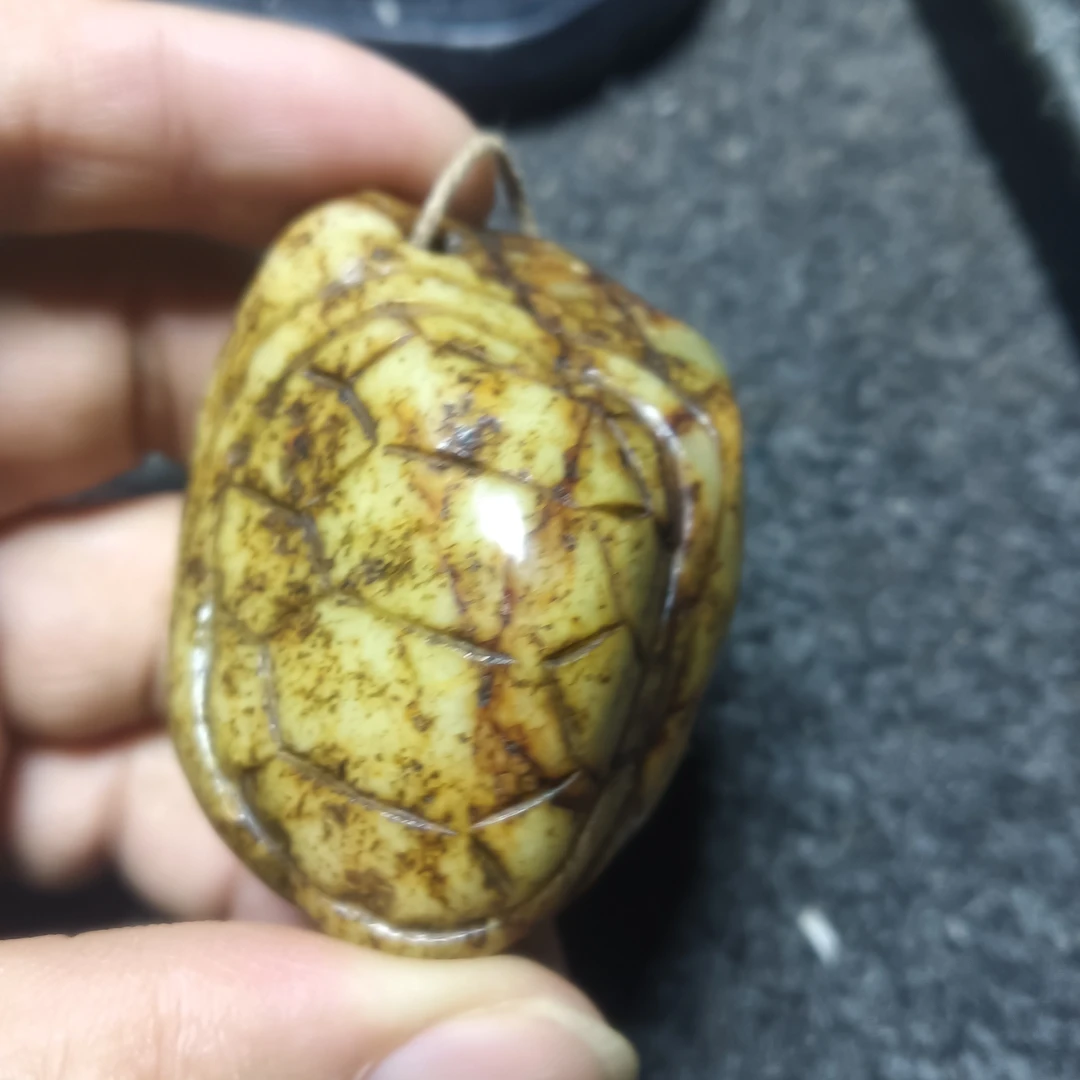 和田玉原石手把件