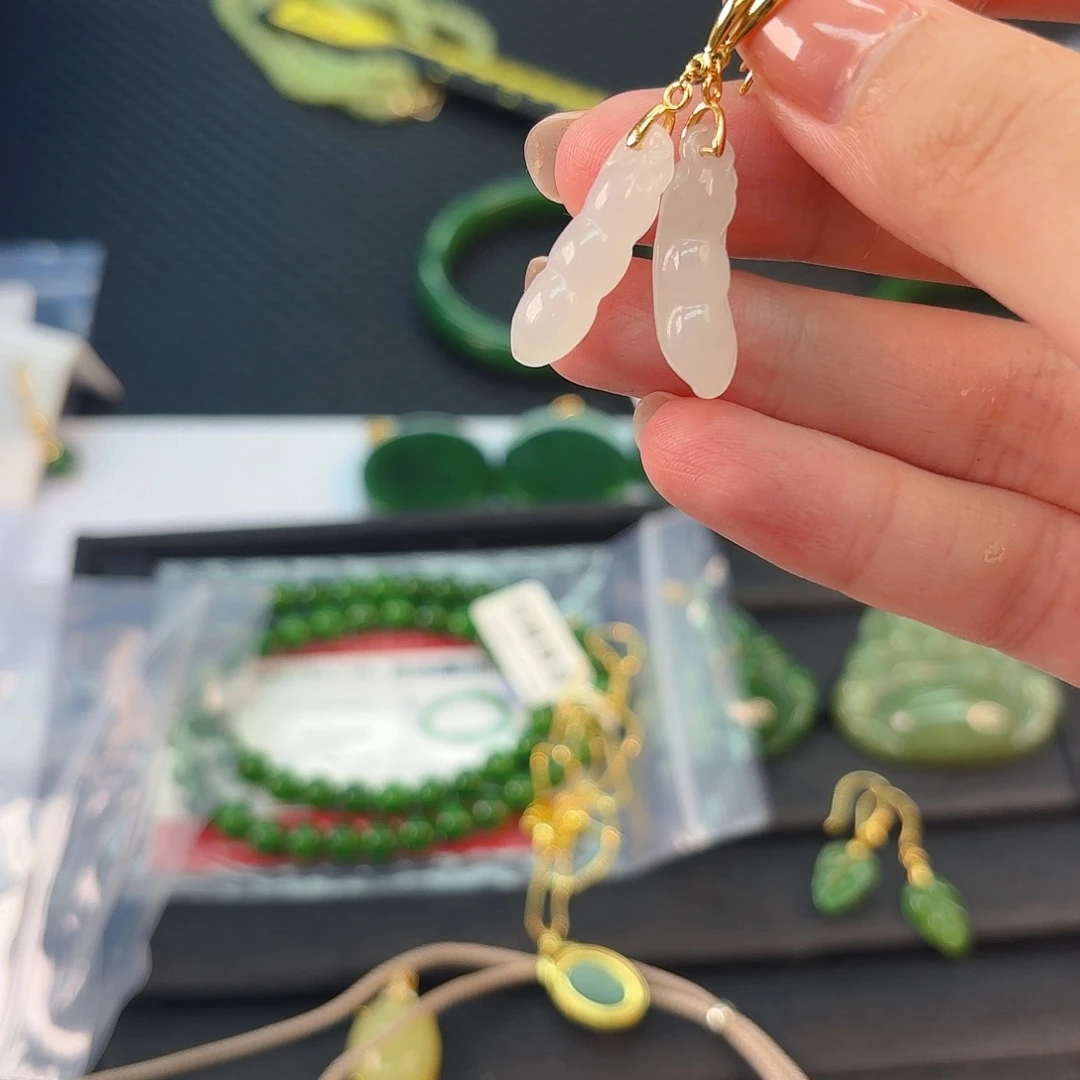 和田玉银S925镶嵌颈饰白玉福豆耳环