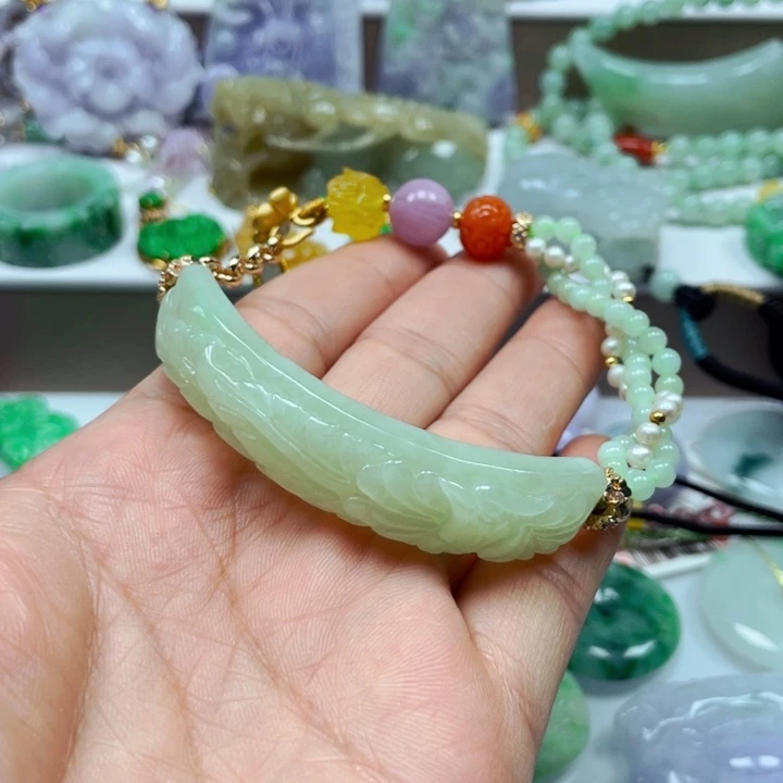 吊坠(不含链)未镶嵌翡翠