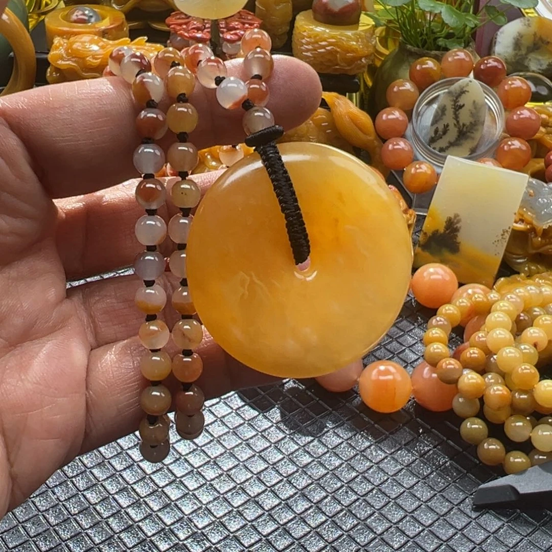 石英质玉未镶嵌颈饰