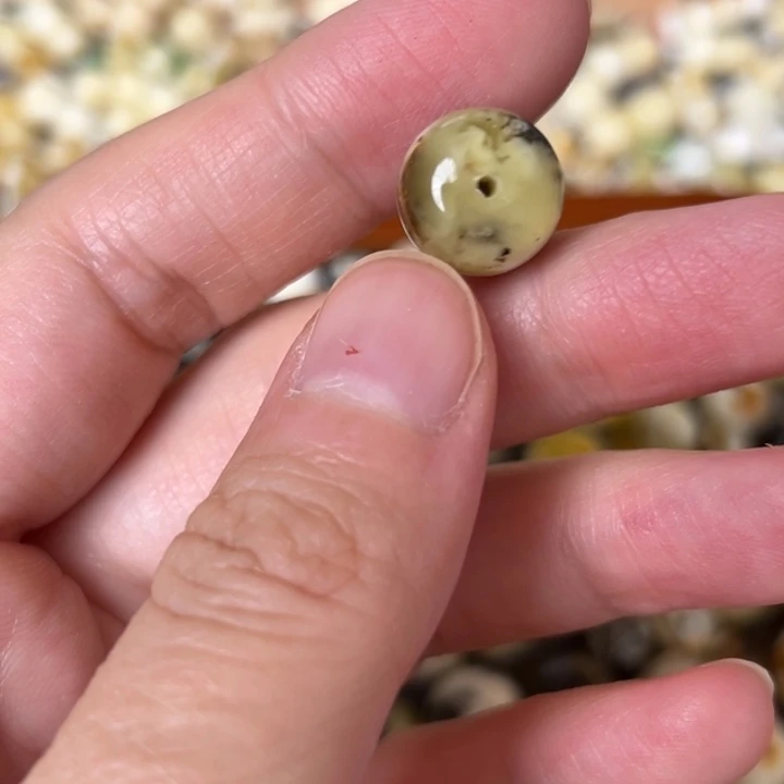 蜜蜡未镶嵌裸石12.3mm一个