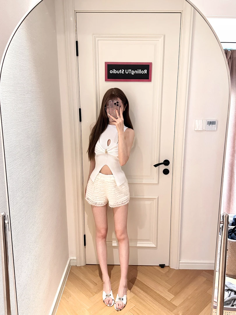 气质千金露肩显瘦褶皱开叉设计感小巴姐妹纽结针织上衣女
