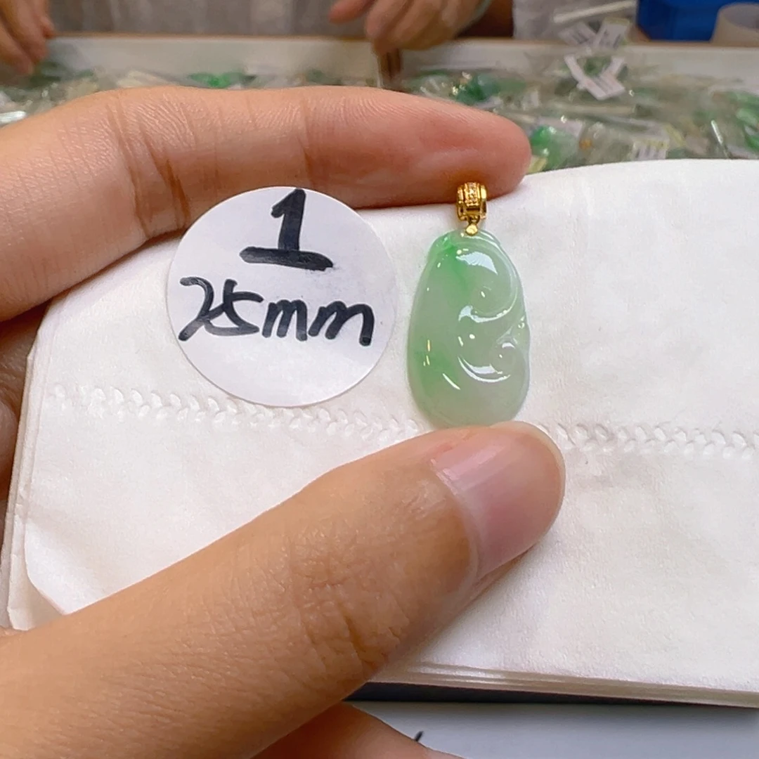 吊坠(不含链)18K金镶嵌翡翠